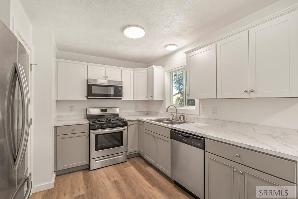 2855 E 671 N Property Photo 13