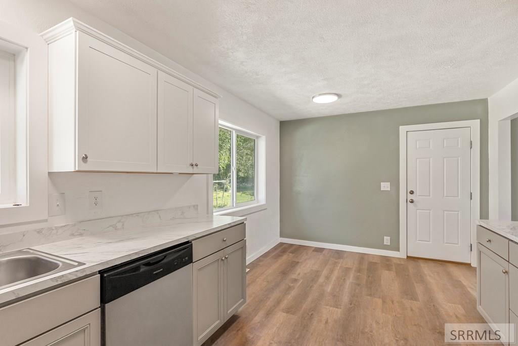 2855 E 671 N Property Photo 14