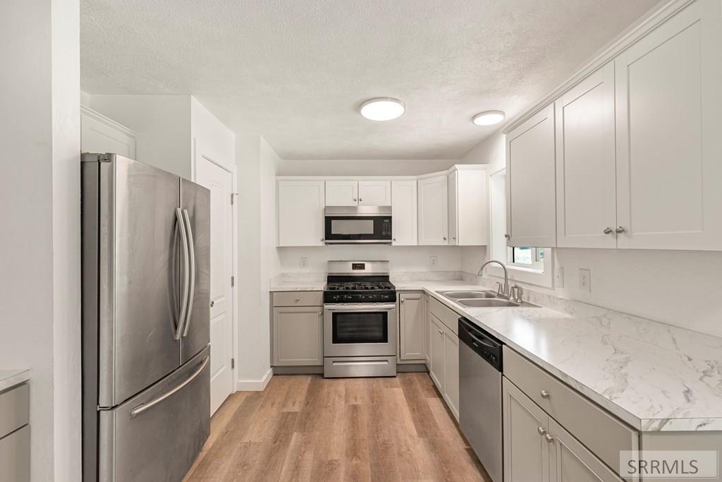 2855 E 671 N Property Photo 17