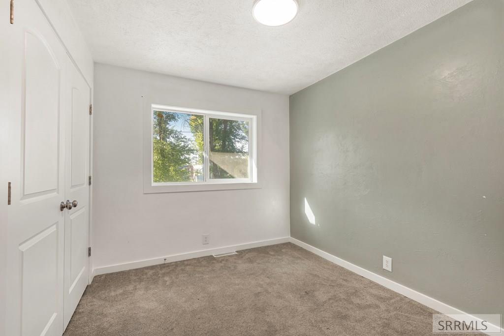 2855 E 671 N Property Photo 18