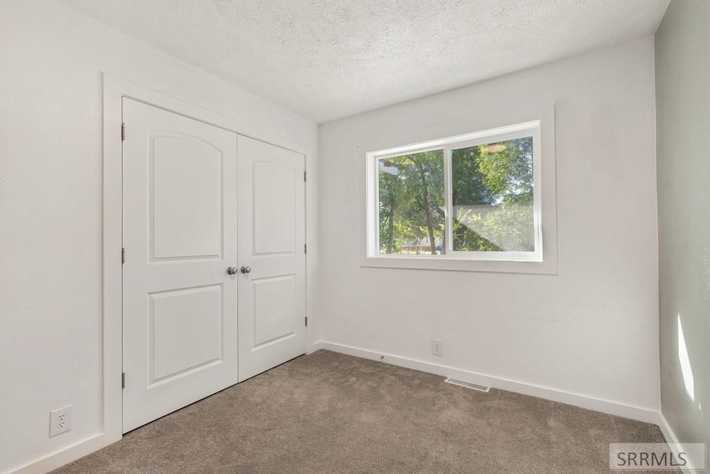 2855 E 671 N Property Photo 19