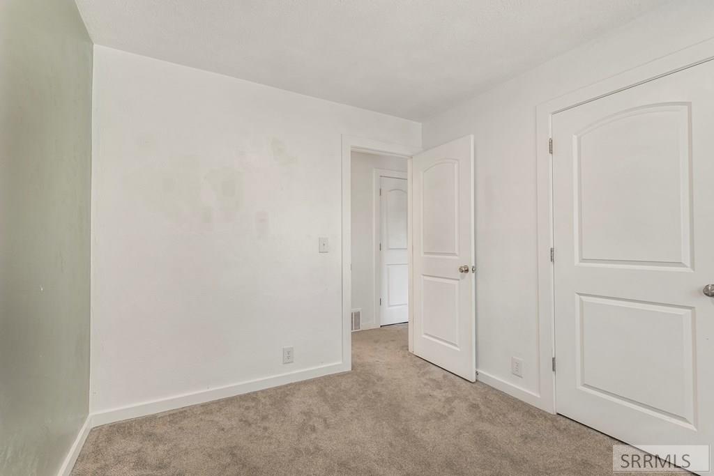 2855 E 671 N Property Photo 20