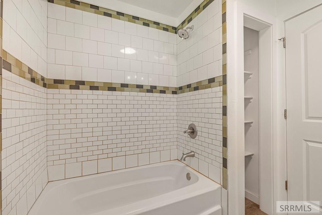 2855 E 671 N Property Photo 27