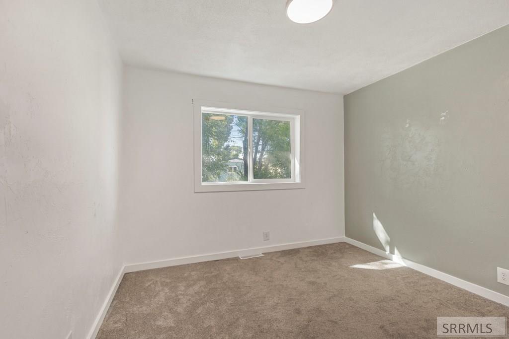 2855 E 671 N Property Photo 29