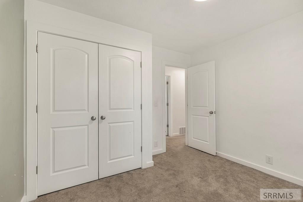 2855 E 671 N Property Photo 31