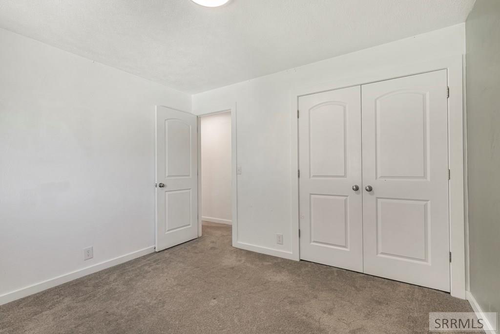 2855 E 671 N Property Photo 36