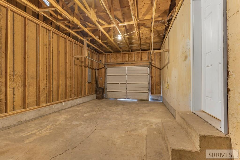 2855 E 671 N Property Photo 40