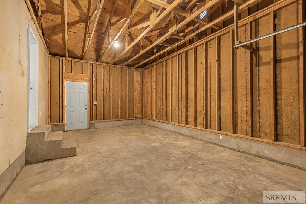 2855 E 671 N Property Photo 41