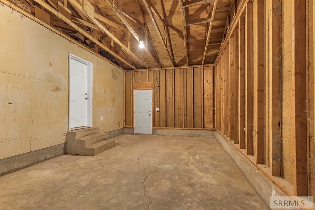 2855 E 671 N Property Photo 42