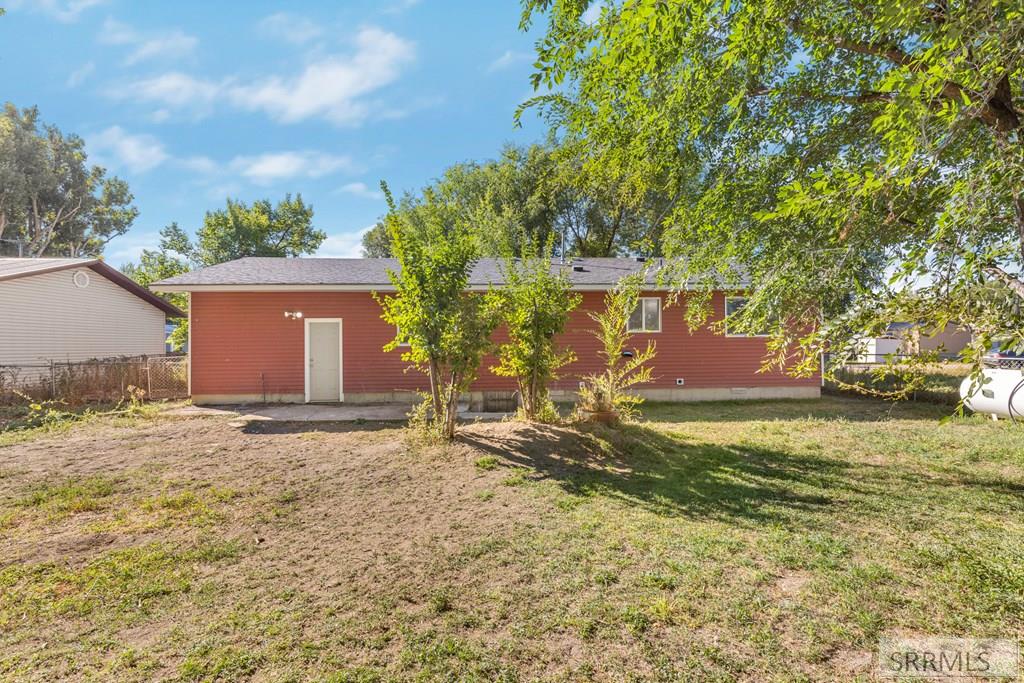 2855 E 671 N Property Photo 44