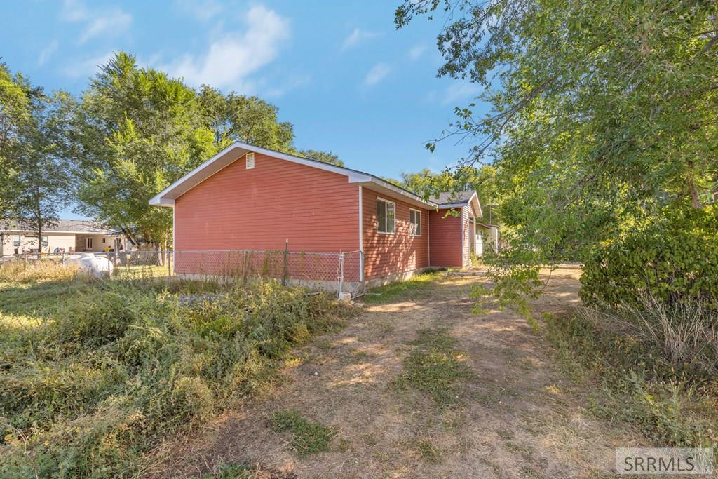 2855 E 671 N Property Photo 48