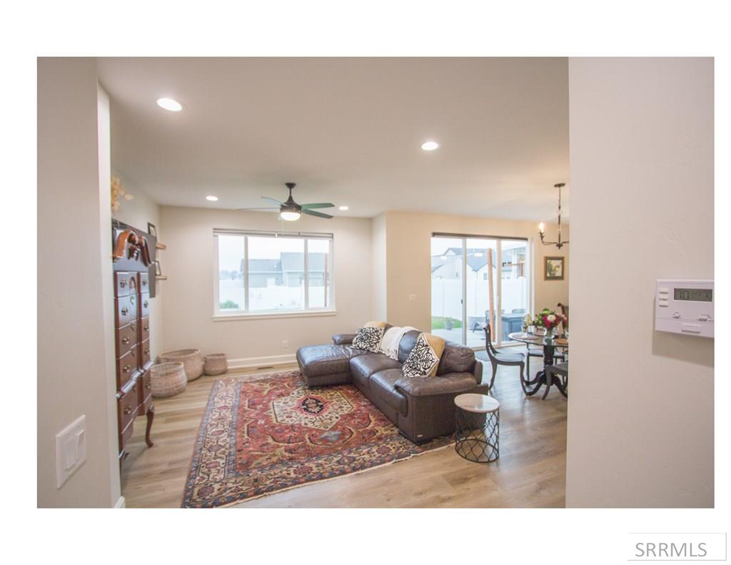 2046 47th Street Property Photo 7