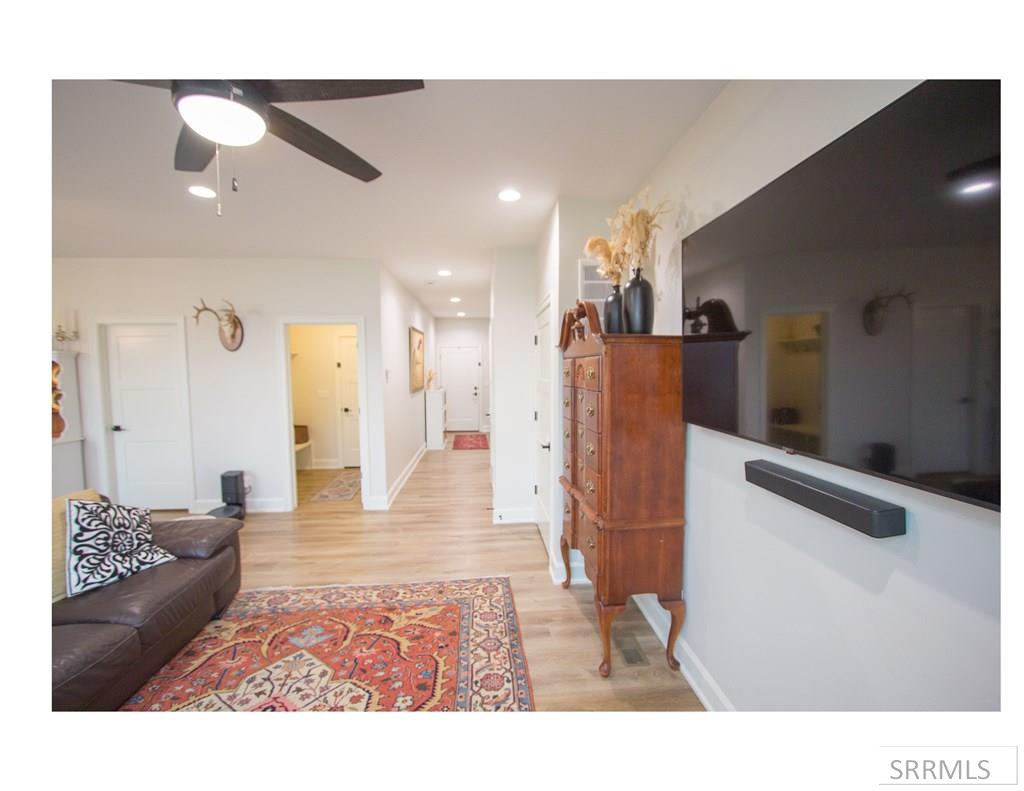 2046 47th Street Property Photo 17