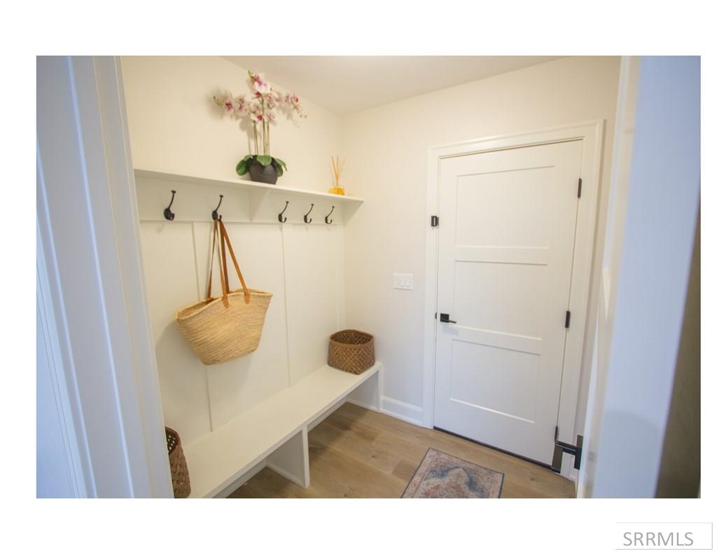 2046 47th Street Property Photo 18