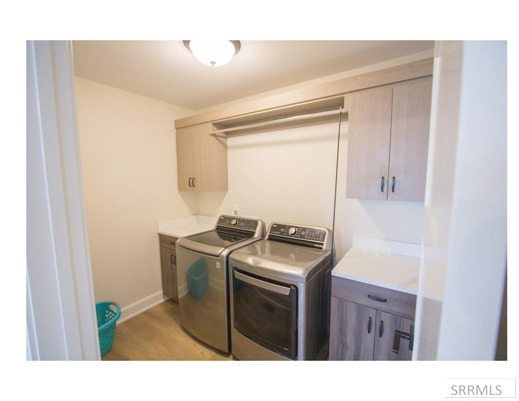 2046 47th Street Property Photo 20