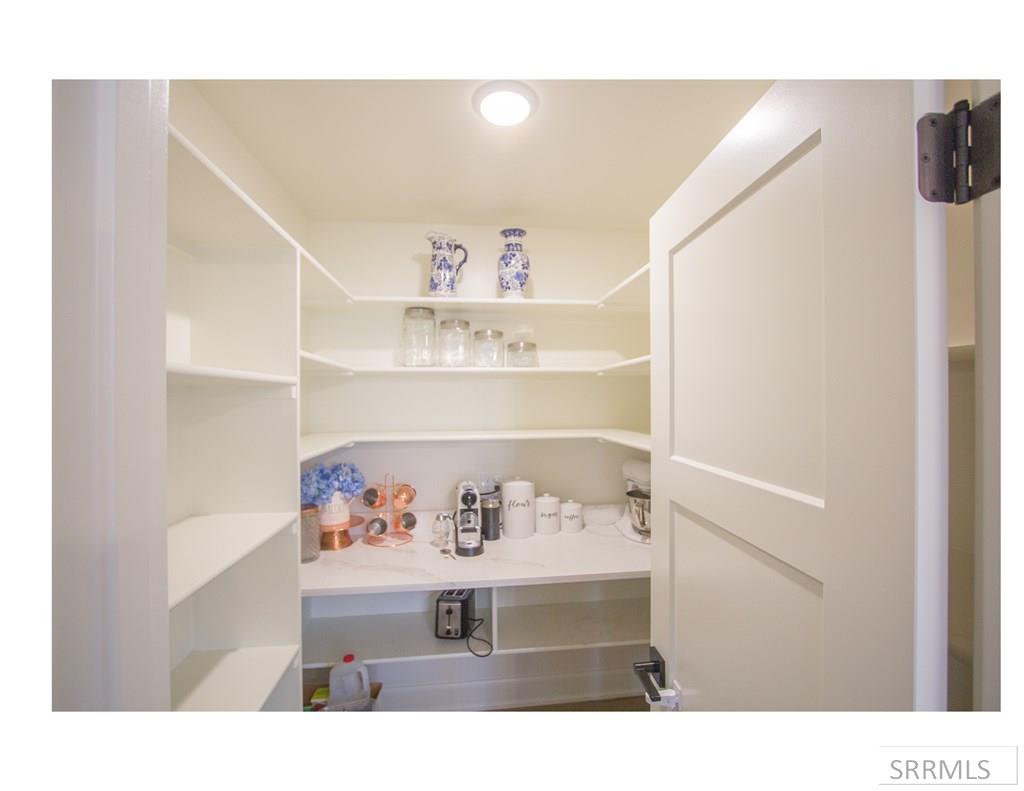 2046 47th Street Property Photo 21