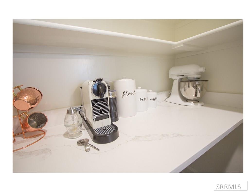2046 47th Street Property Photo 22