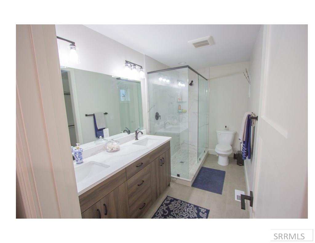 2046 47th Street Property Photo 34