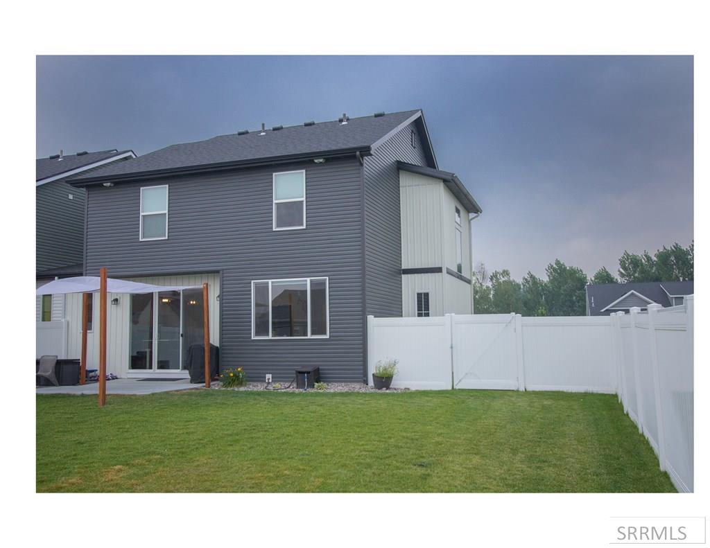 2046 47th Street Property Photo 58
