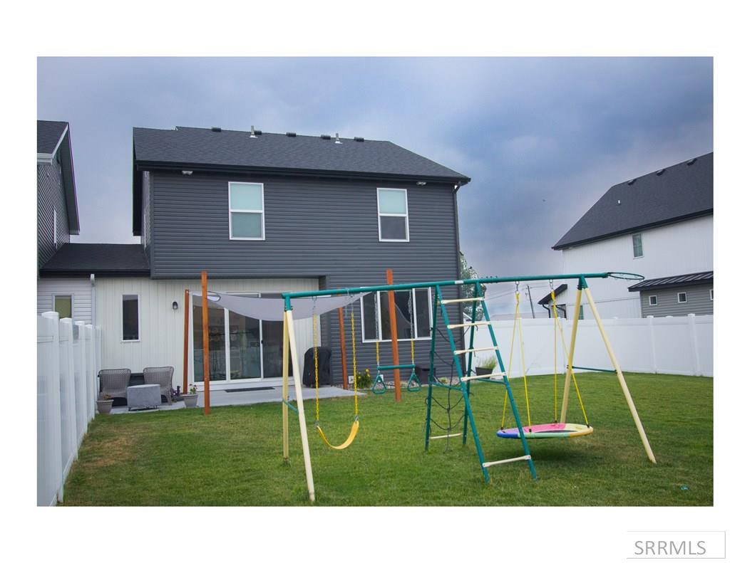 2046 47th Street Property Photo 59