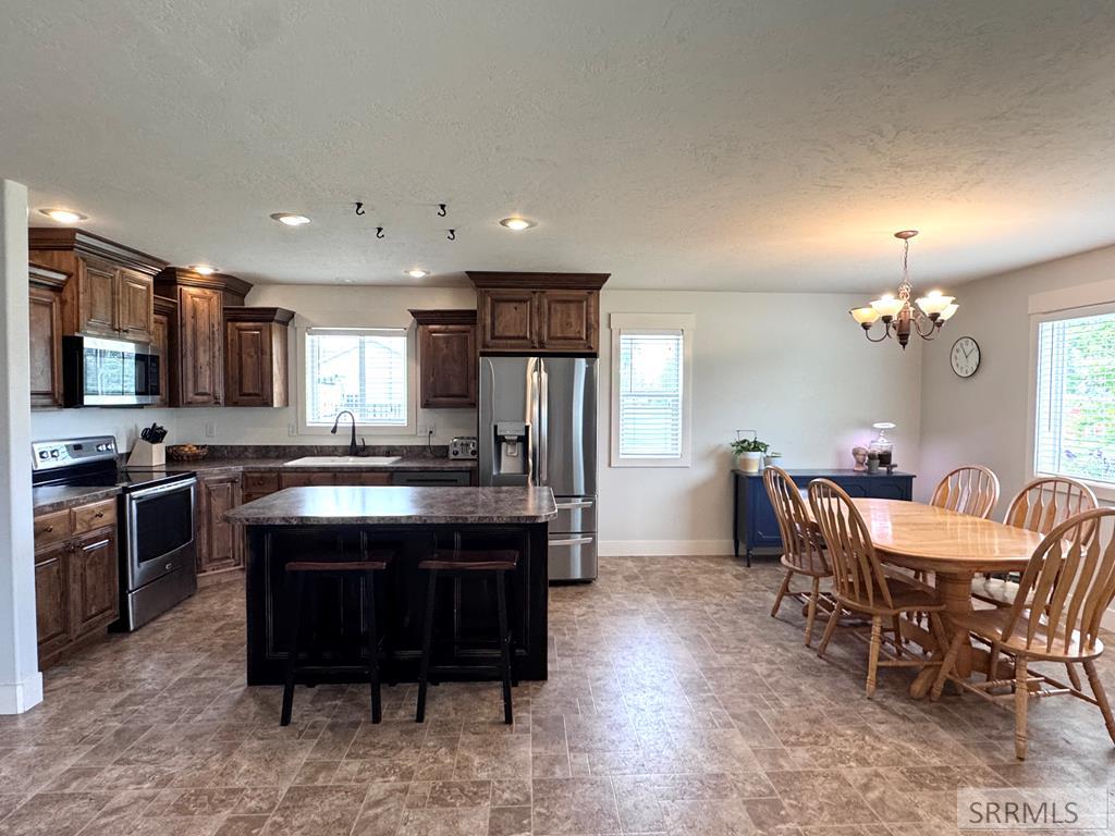 3937 E 172 N Property Photo 5