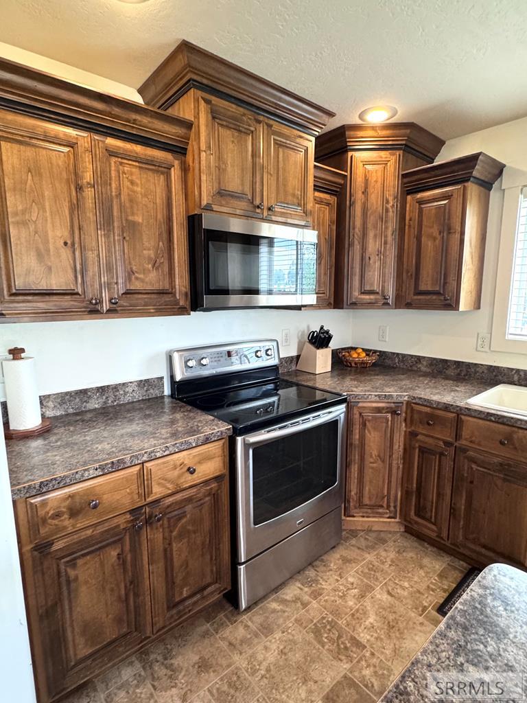 3937 E 172 N Property Photo 9