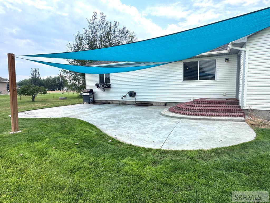 3937 E 172 N Property Photo 31