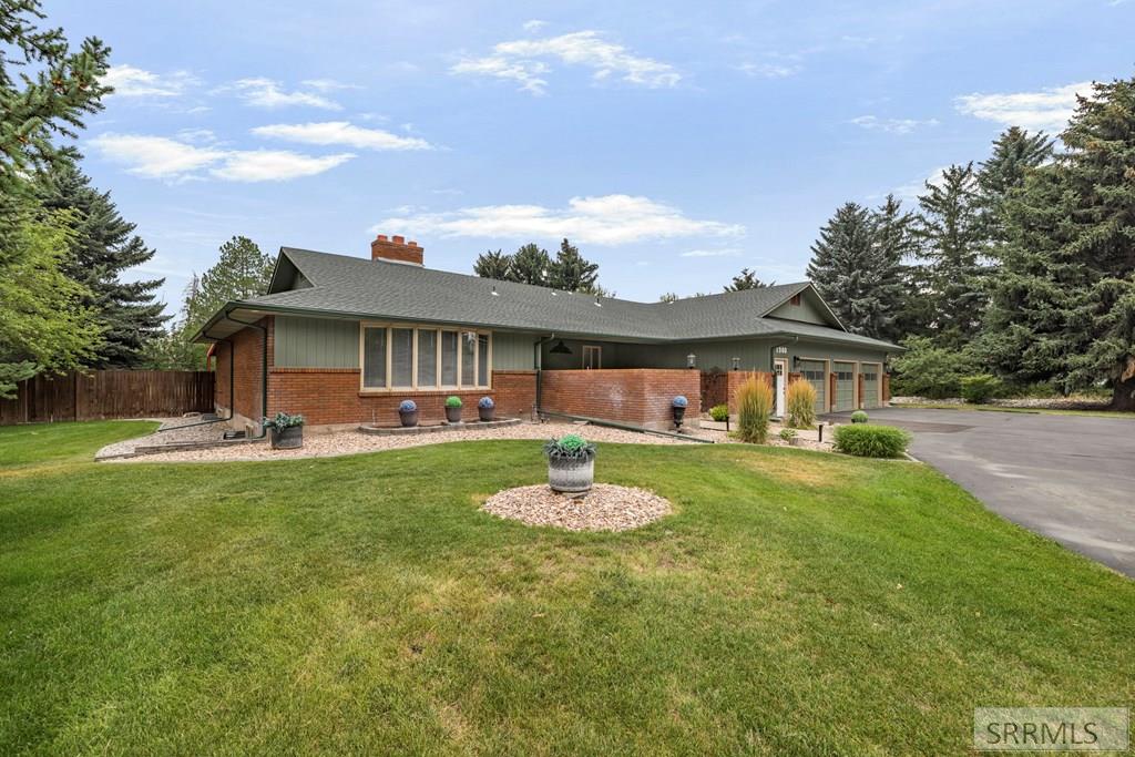 1900 Ross Avenue Property Photo 2