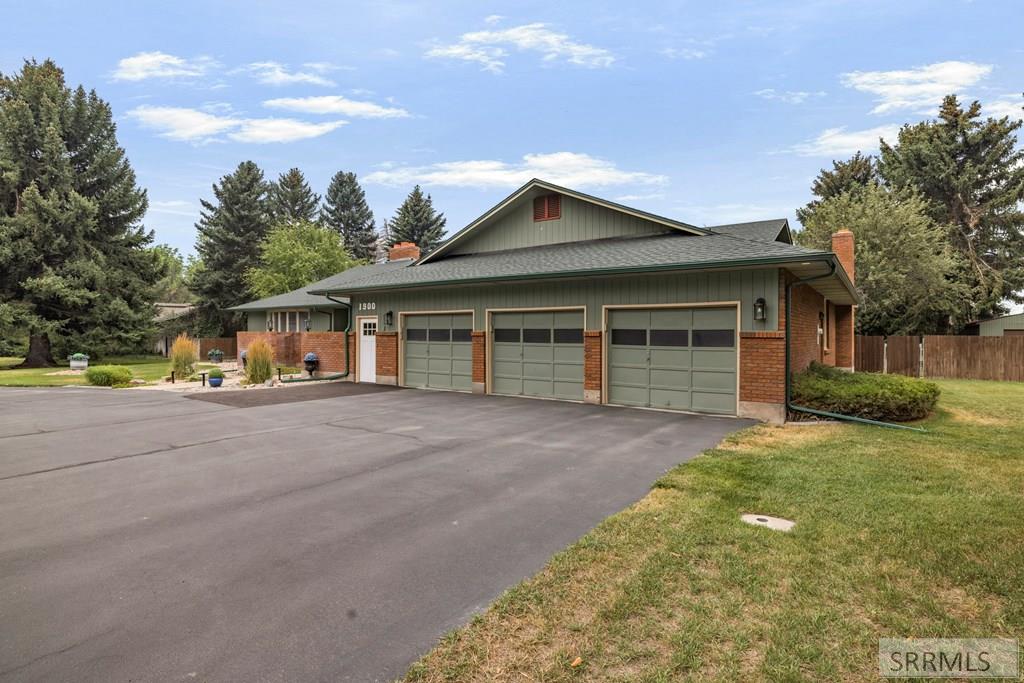 1900 Ross Avenue Property Photo 4