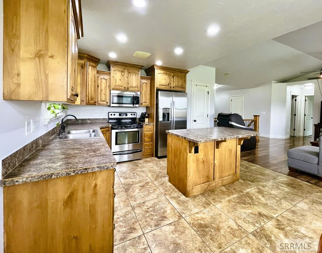 6020 Malory Drive Property Photo 6