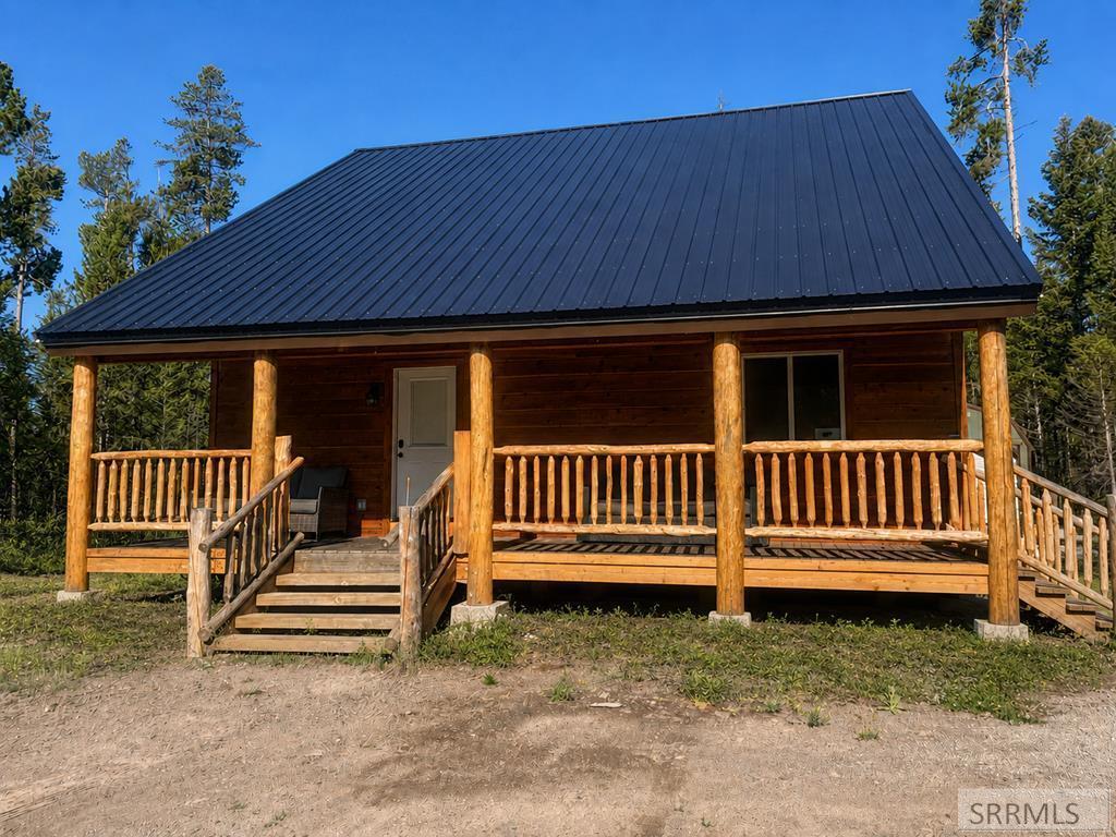 4177 Forest View Drive Property Photo 2