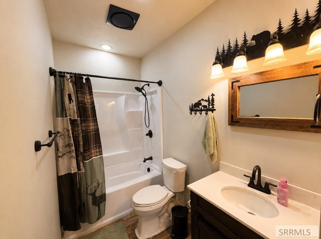 4177 Forest View Drive Property Photo 24