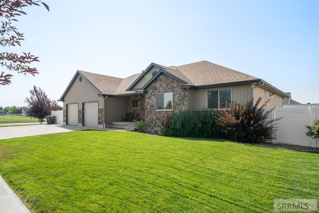 3274 E Sky Mountain Court Property Photo 2