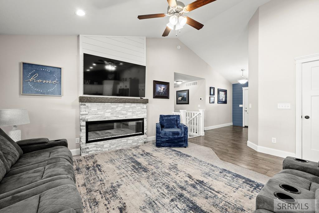 3274 E Sky Mountain Court Property Photo 8
