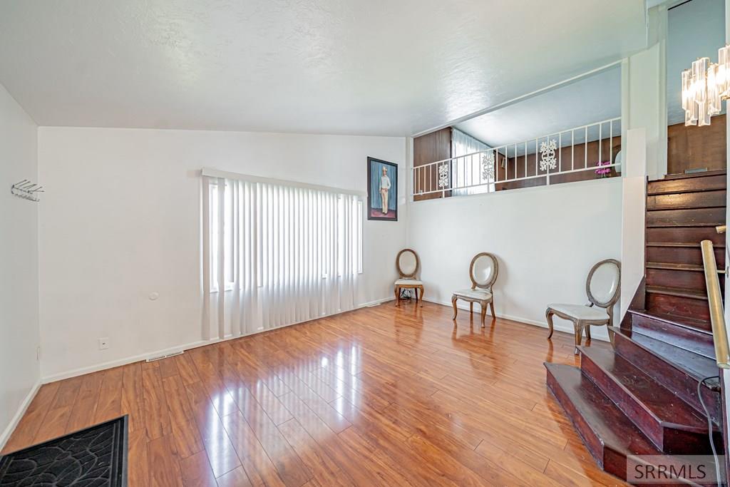 1054 Jefferson Avenue Property Photo 3