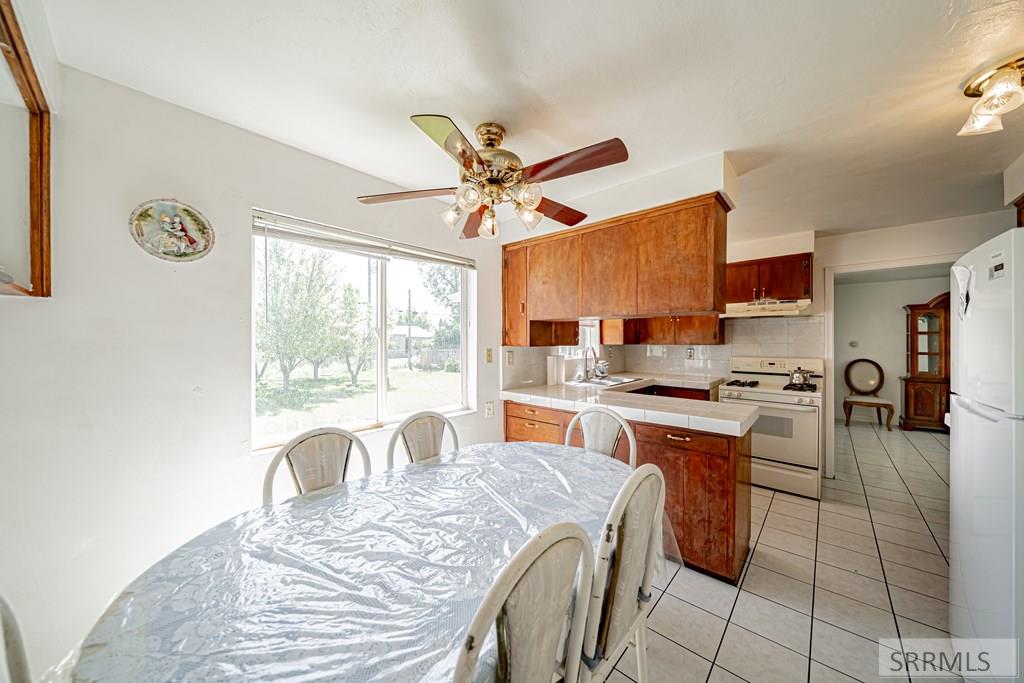 1054 Jefferson Avenue Property Photo 5
