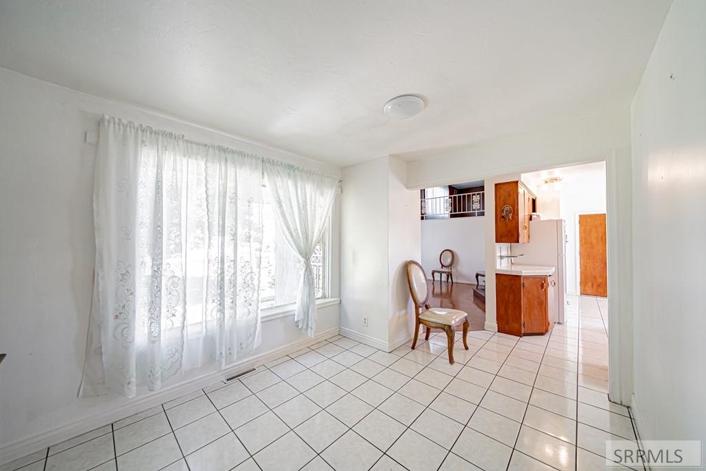 1054 Jefferson Avenue Property Photo 6