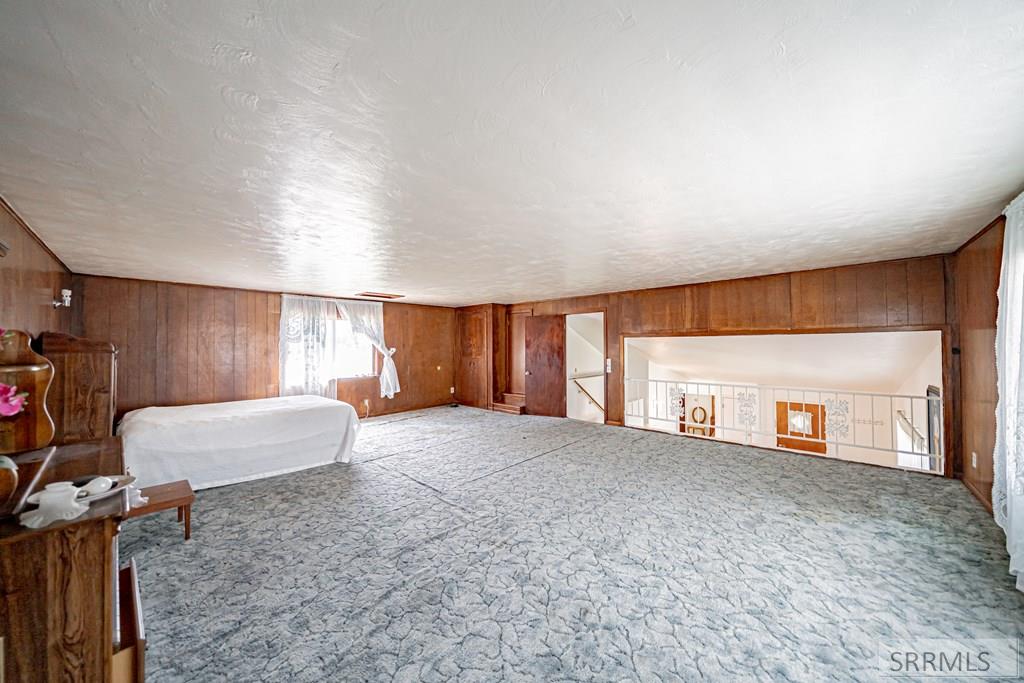 1054 Jefferson Avenue Property Photo 9