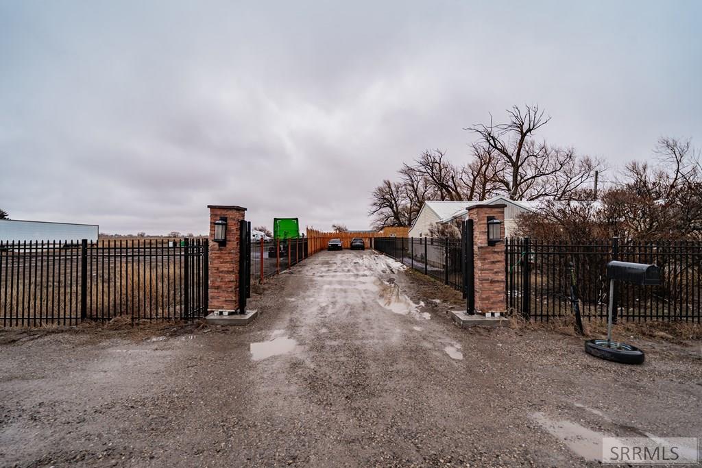 6958 N 25 E Property Photo 2