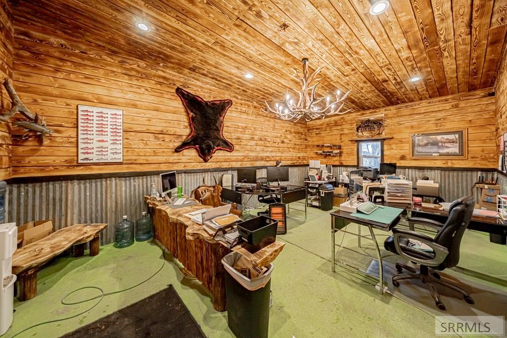 6958 N 25 E Property Photo 10