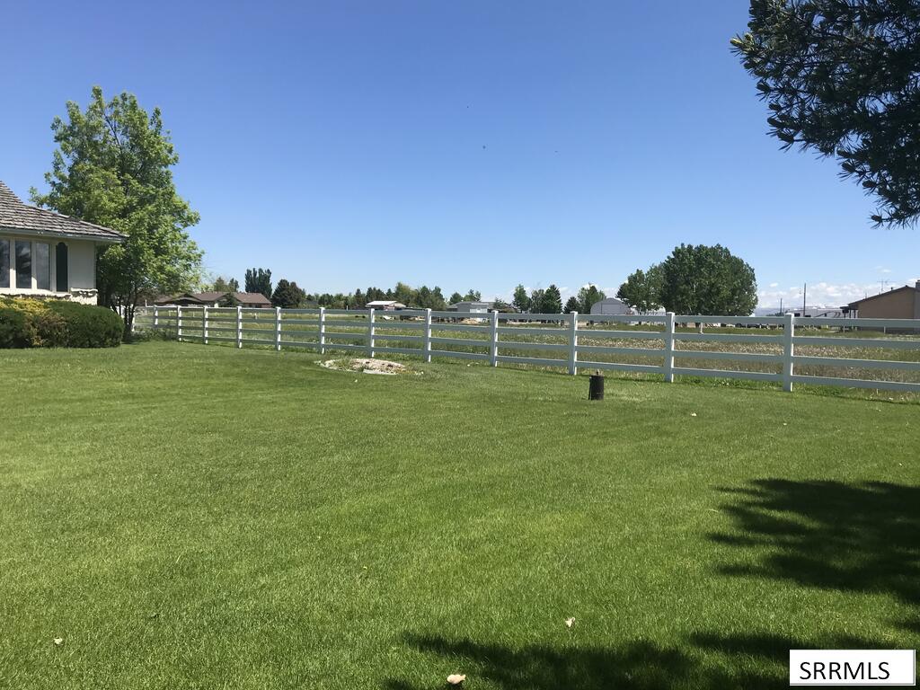 836 E 1400 N Property Photo 60