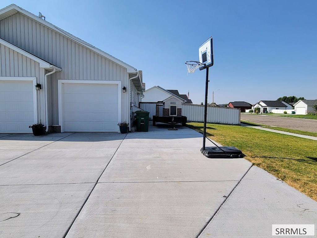3668 E Fierce Way Property Photo 2