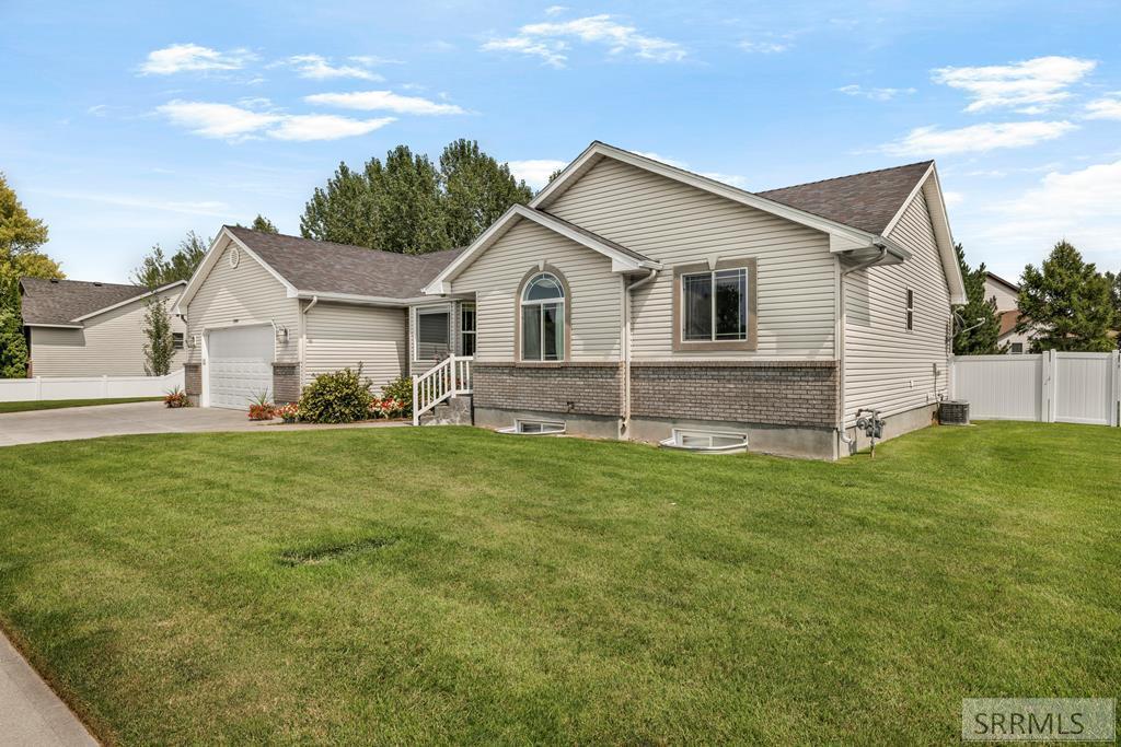 3864 E John Adams Parkway Property Photo 1