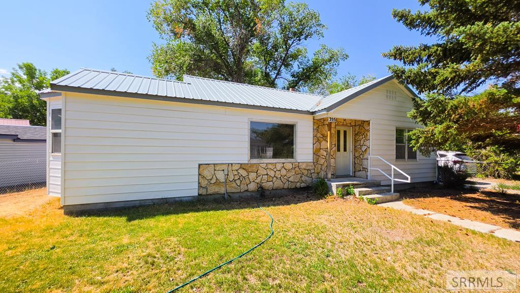 355 Louise Drive Property Photo 1