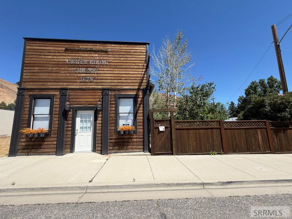 430 E Main Avenue Property Photo 3