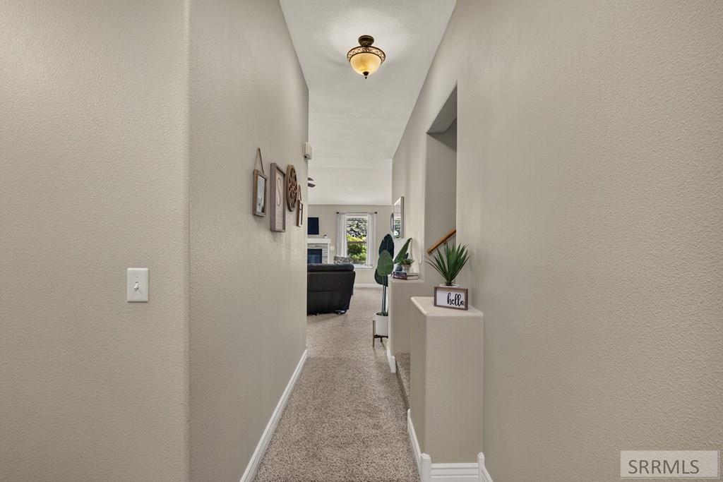 349 La Montagna Strada Property Photo 4