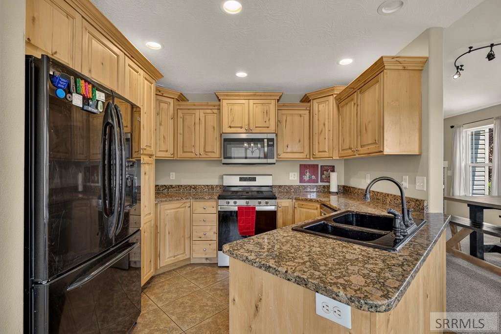 349 La Montagna Strada Property Photo 8