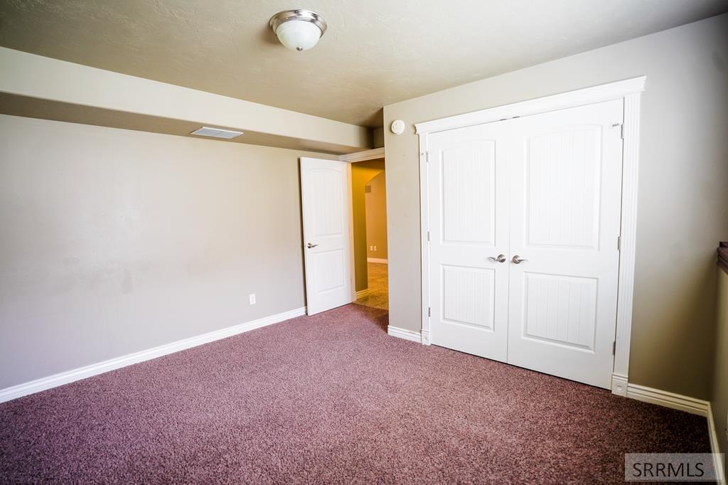 2749 Hillview Drive Property Photo 10