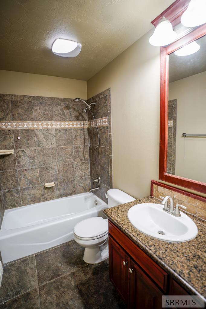 2749 Hillview Drive Property Photo 16