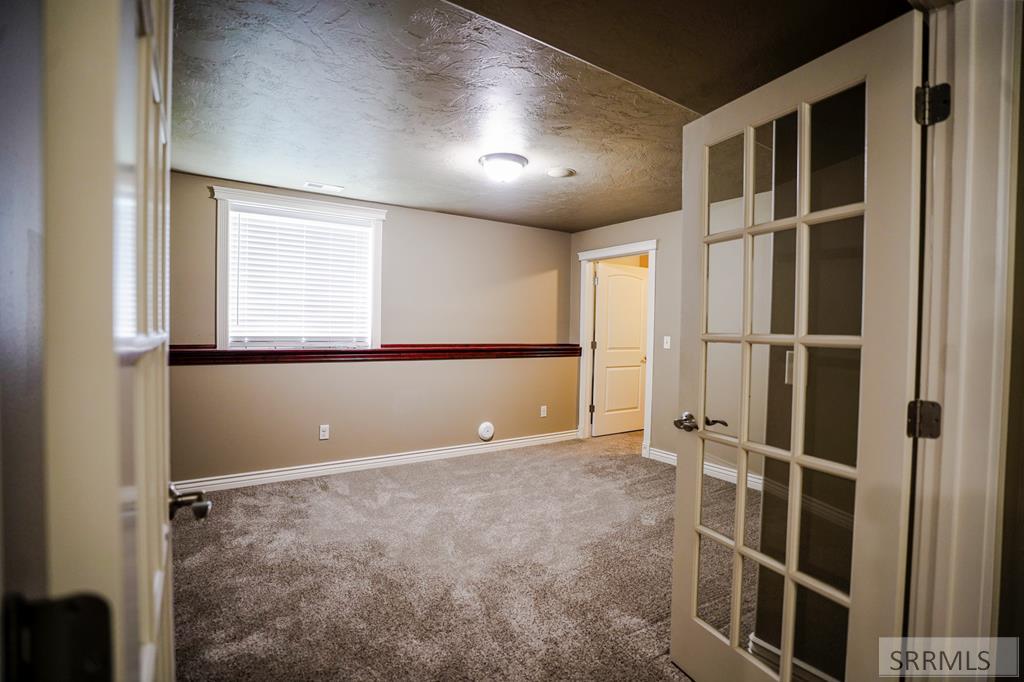 2749 Hillview Drive Property Photo 20